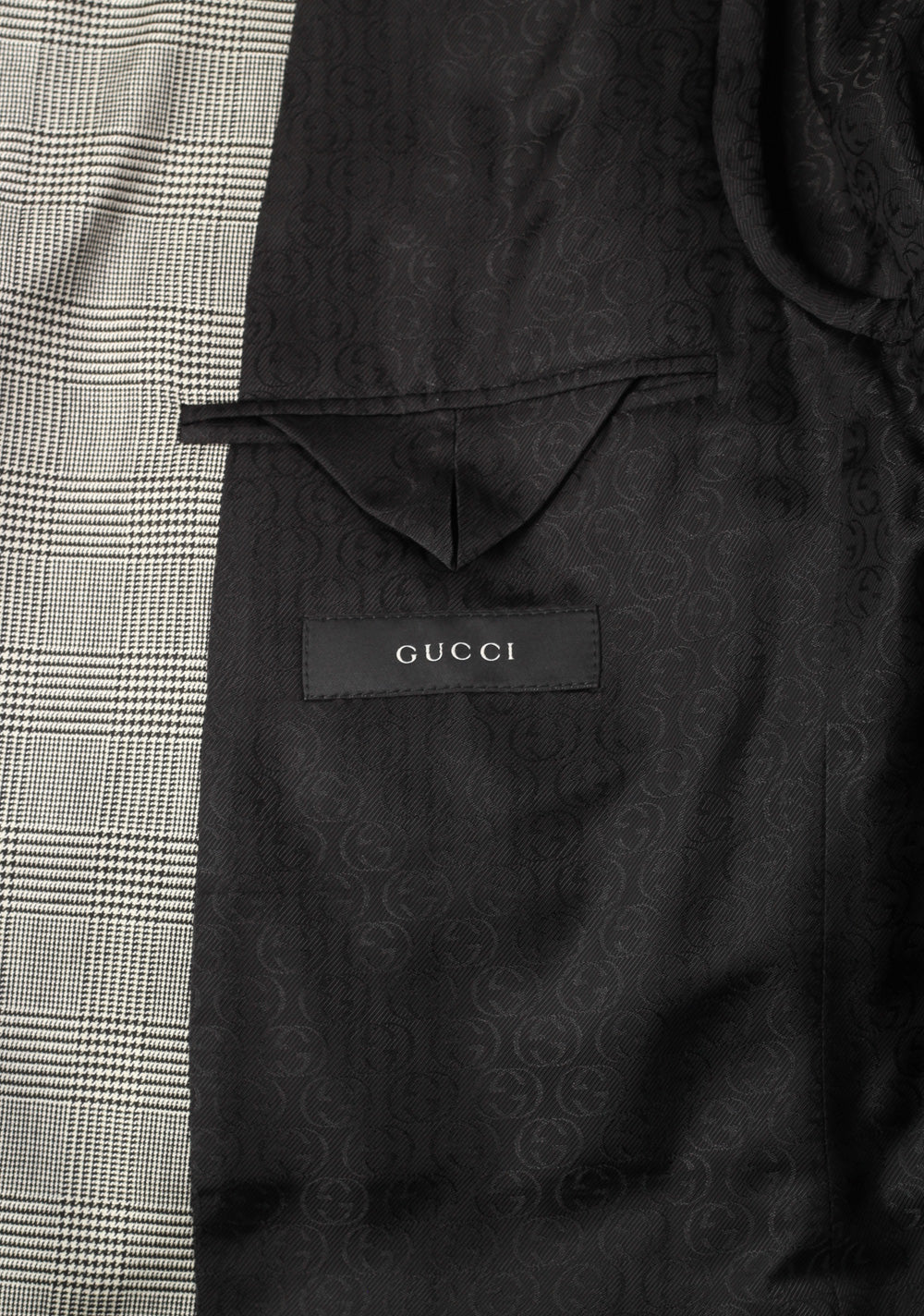 Gucci Navy Suit Size 54 / 44R U.S. Checked
