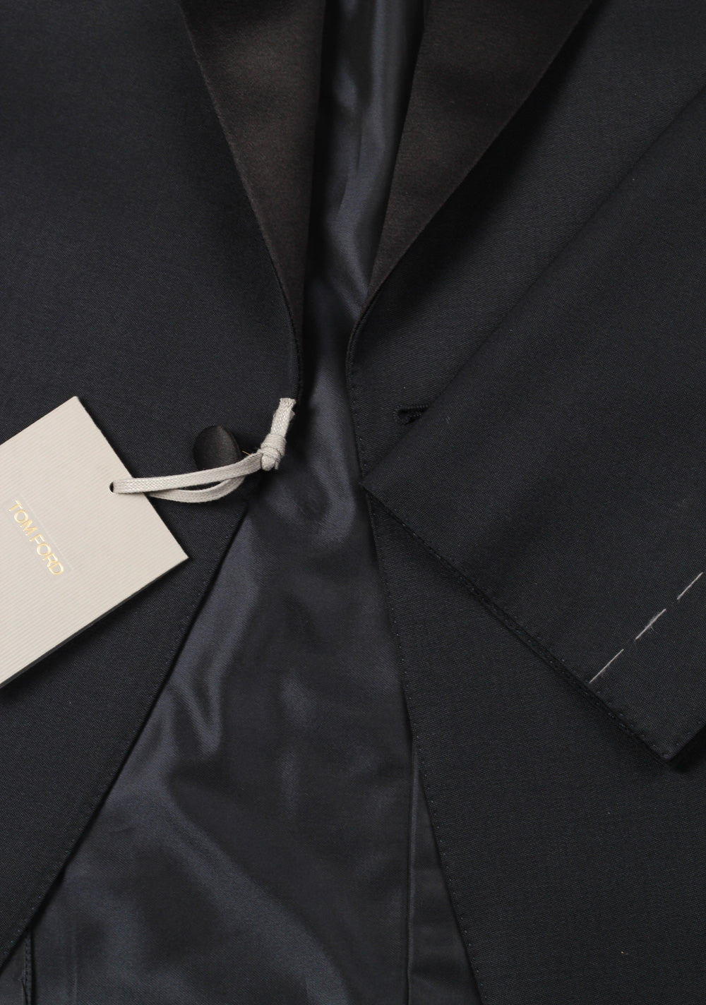 TOM FORD Windsor Midnight Blue Tuxedo Smoking Suit Size 54 / 44R U.S. Fit A