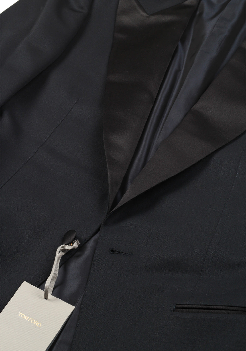 TOM FORD Windsor Black Tuxedo Smoking Suit Size 46 / 36R U.S. Fit A