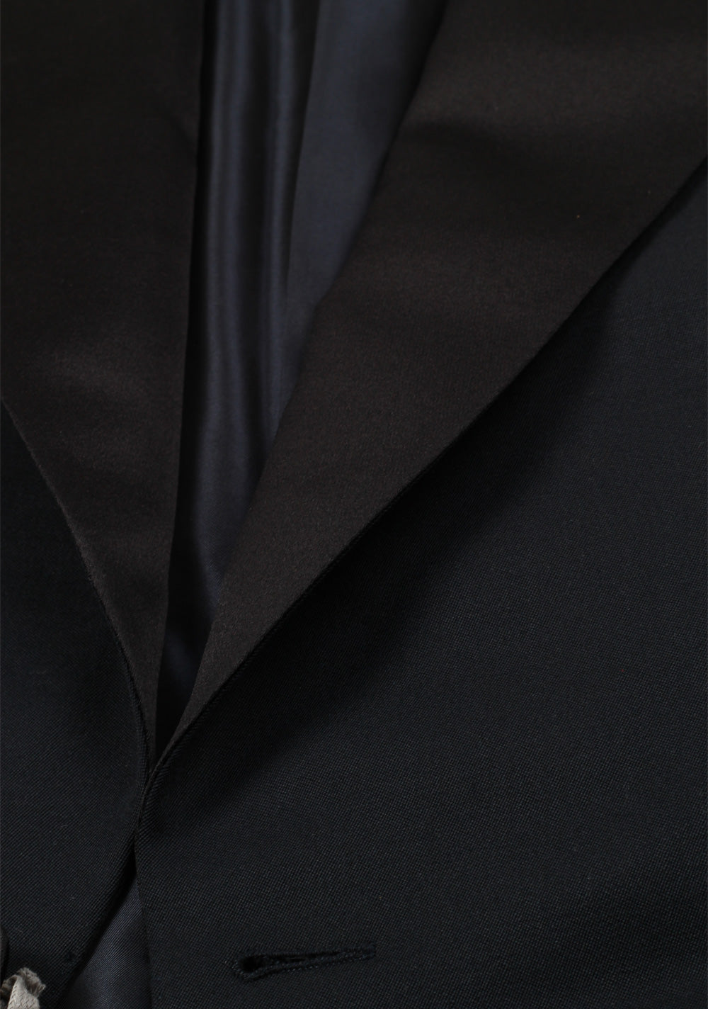 TOM FORD Windsor Black Tuxedo Smoking Suit Size 46 / 36R U.S. Fit A