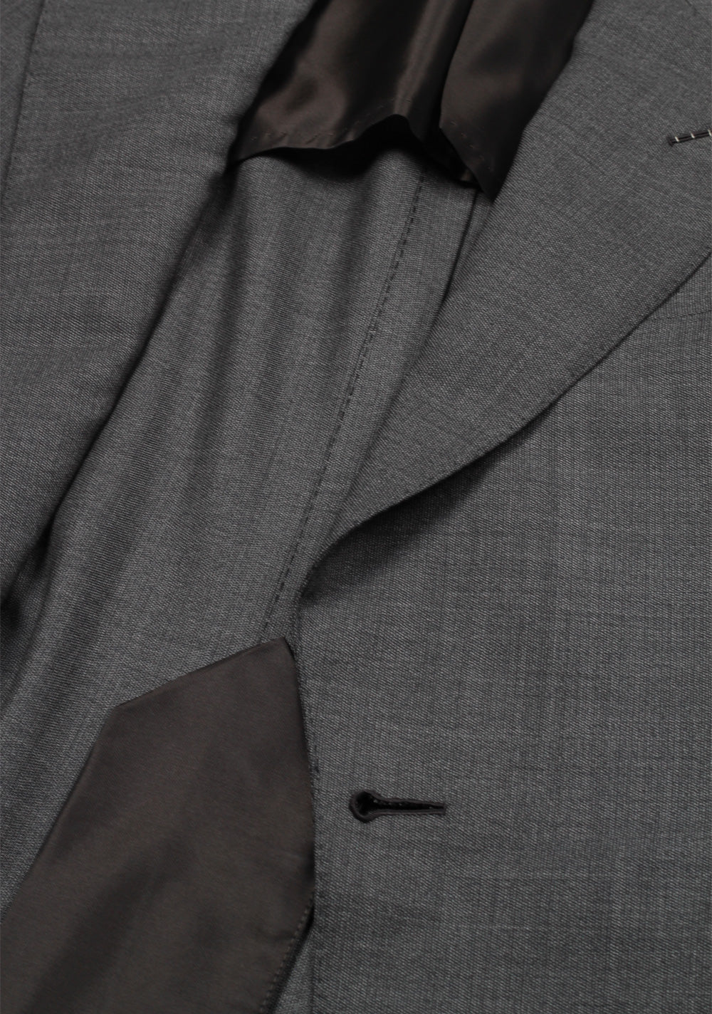 TOM FORD Shelton Gray Suit Size 46 / 36R U.S. In Wool Silk