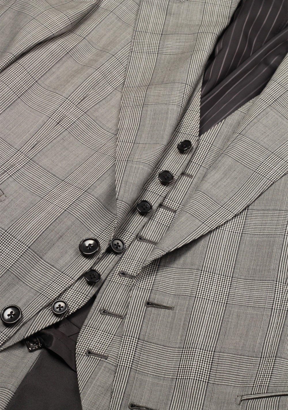 TOM FORD Shelton Checked Gray 3 Piece Suit Size 48 / 38R U.S.