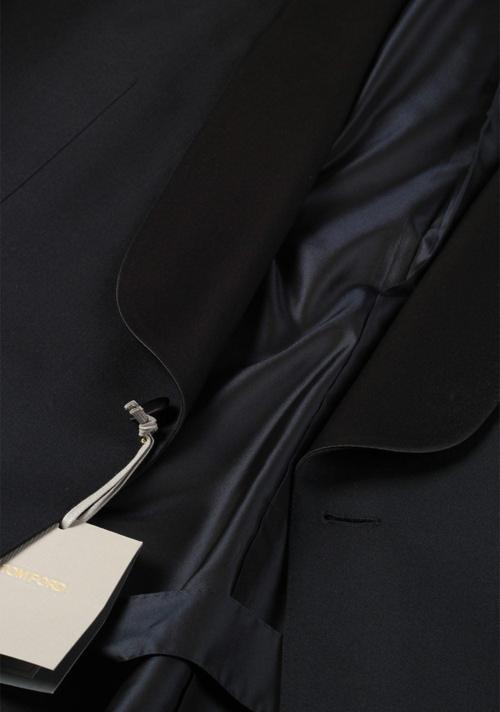 TOM FORD O'Connor Black Shawl Collar Tuxedo Suit Size 56 / 46R U.S. Fit Y