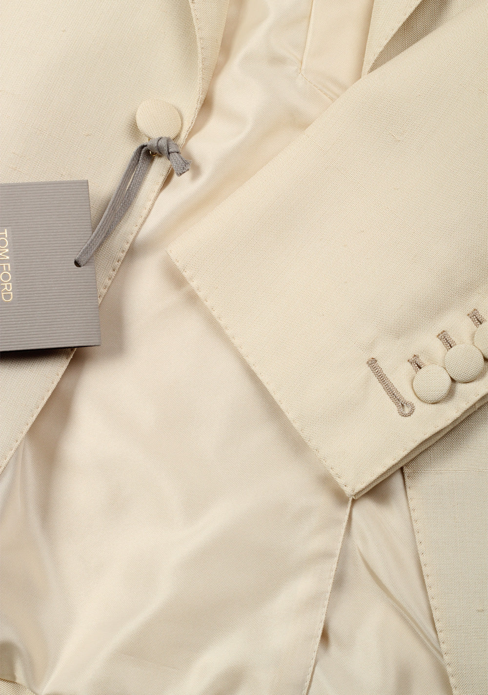TOM FORD Shelton Ivory Tuxedo Smoking Suit Size 46 / 36R U.S. In Silk