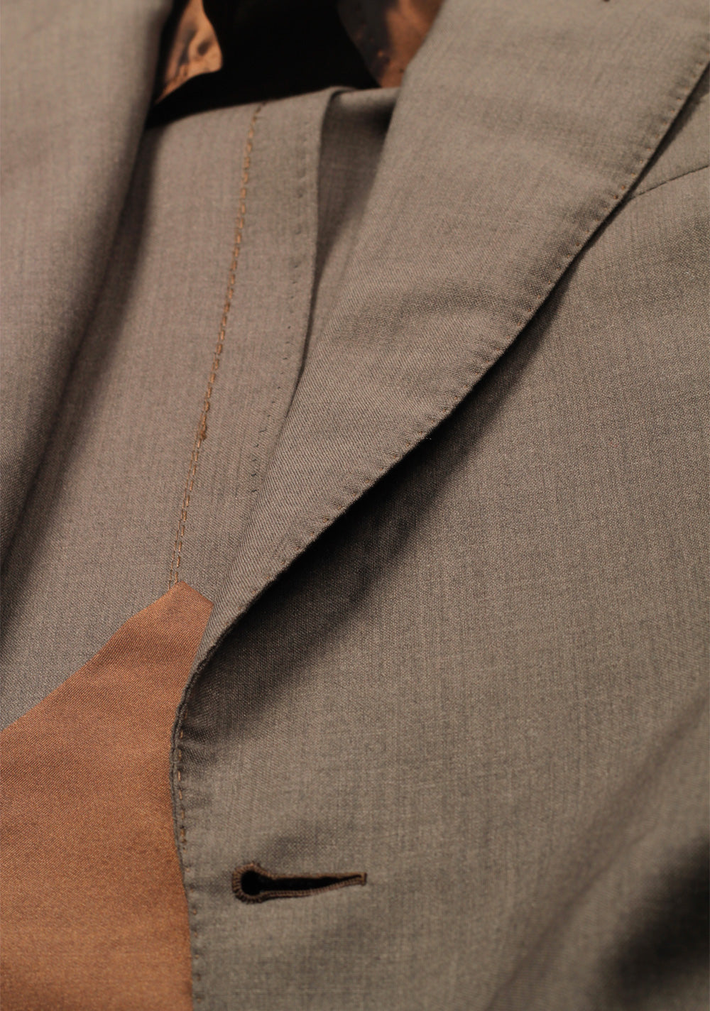 TOM FORD Shelton Brown Suit Size 46 / 36R U.S. In Mohair Wool