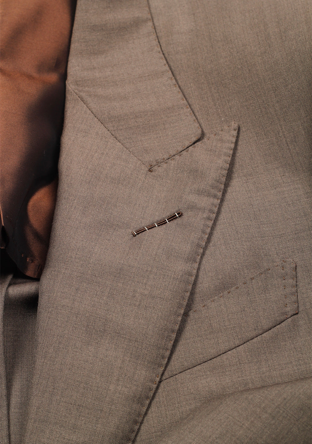 TOM FORD Shelton Brown Suit Size 46 / 36R U.S. In Mohair Wool