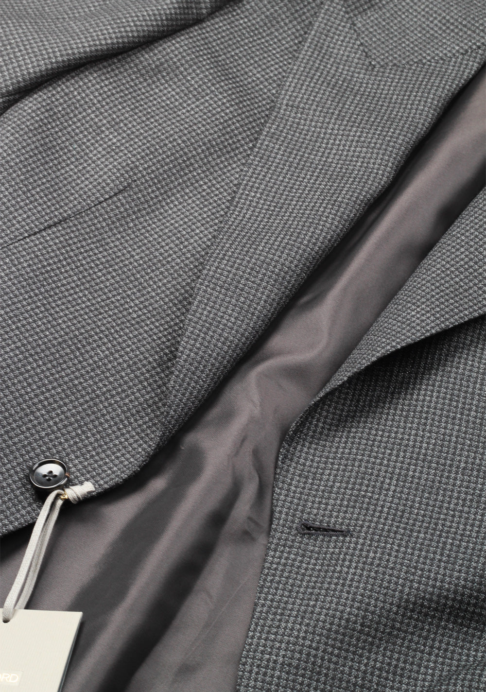 TOM FORD Shelton Gray Suit Size 48 / 38R U.S. In Mohair Wool