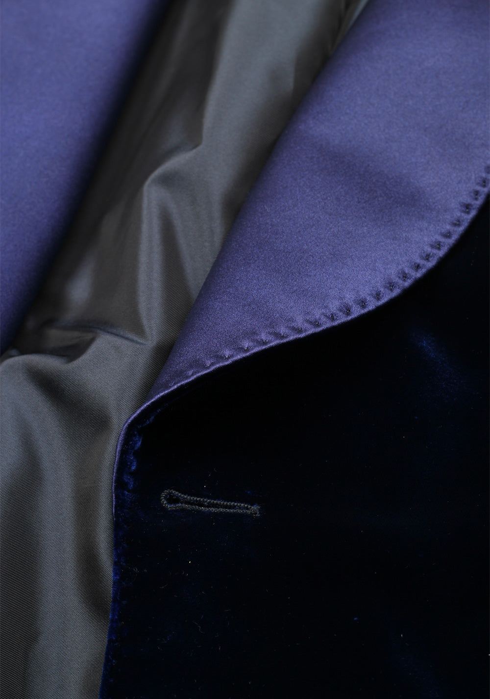 TOM FORD Shelton Shawl Collar Velvet Purple Sport Coat Tuxedo Dinner Jacket Size 48 / 38R U.S.