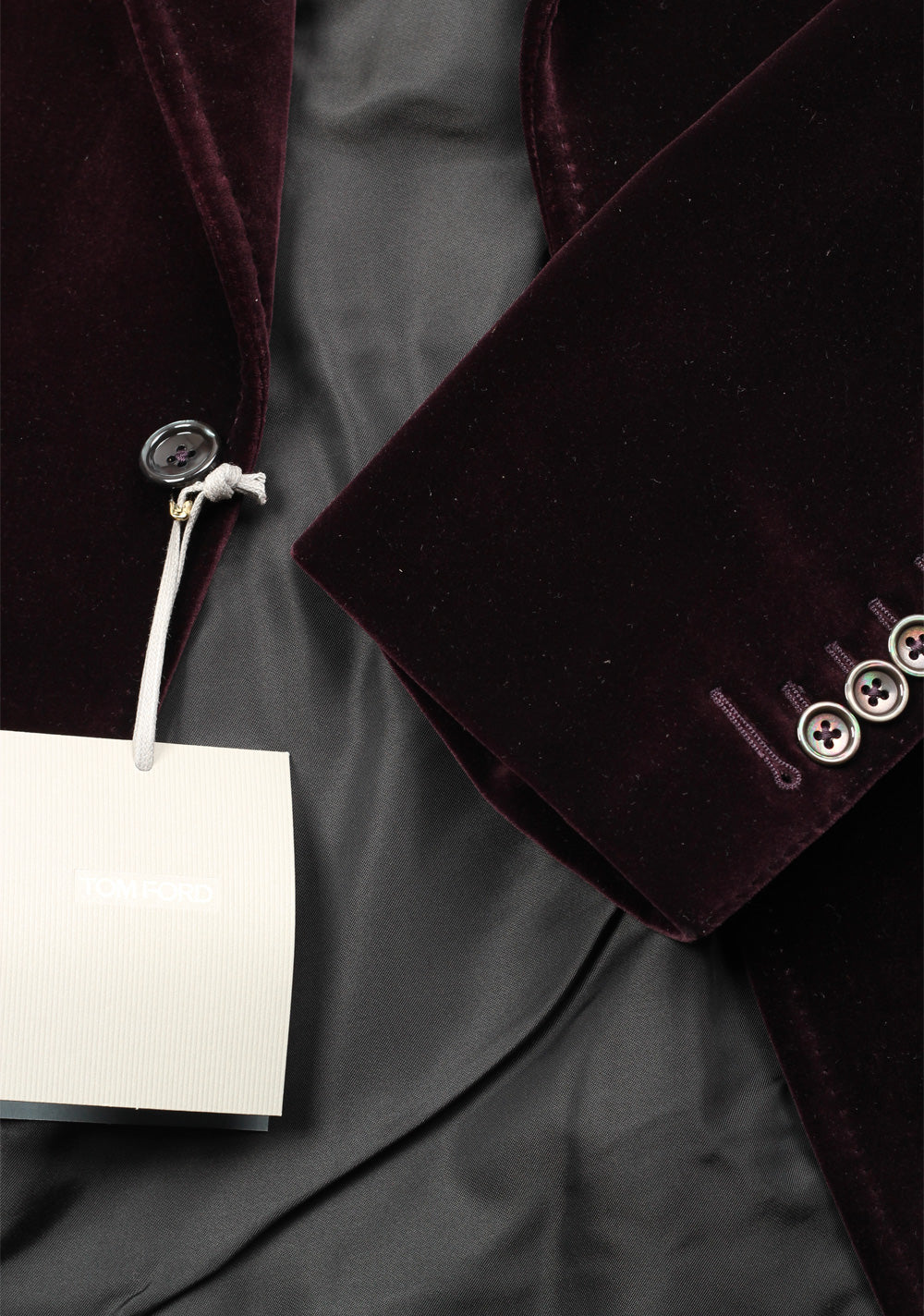 TOM FORD Shelton Aubergine Velvet Sport Coat Tuxedo Dinner Jacket Size 48 / 38R U.S.