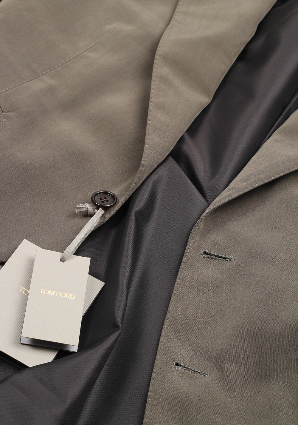 TOM FORD Shelton Gray Suit Size 48 / 38R U.S. In Silk