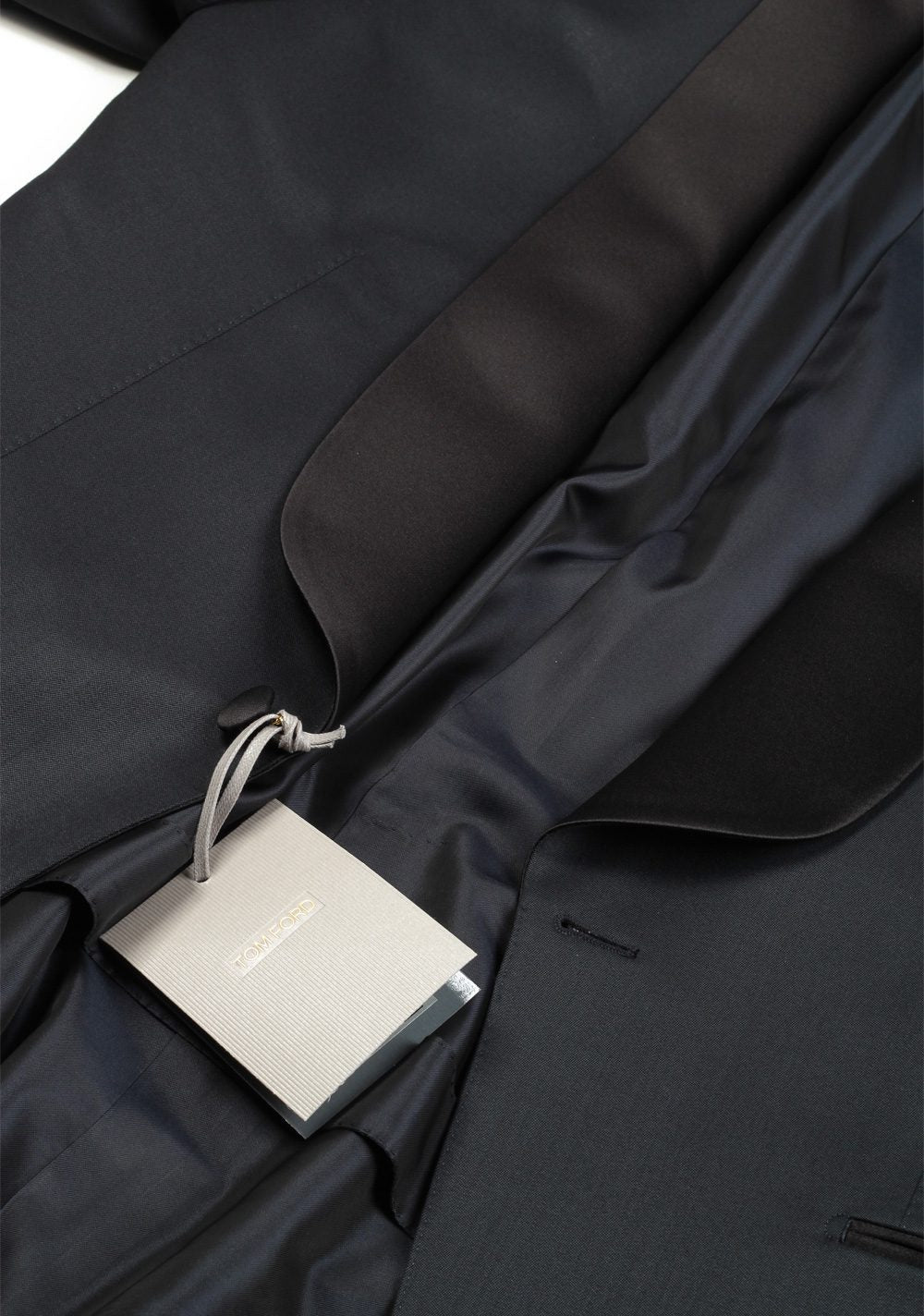 TOM FORD O'Connor Midnight Blue Tuxedo Suit Size 46 / 36R U.S. Shawl Collar Fit Y