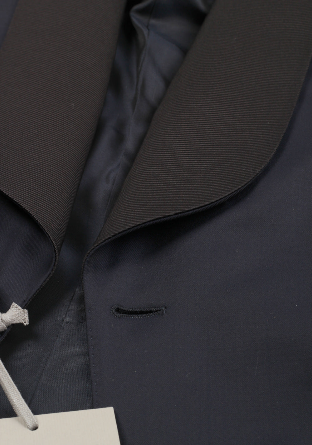 TOM FORD O'Connor Midnight Blue Tuxedo Suit Size 48 / 38R U.S. Shawl Collar Fit Y