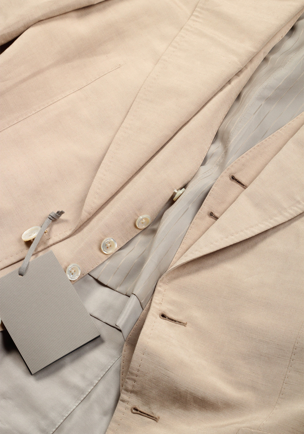 TOM FORD Shelton Beige 3 Piece Suit Size 48 / 38R U.S. In Linen Silk