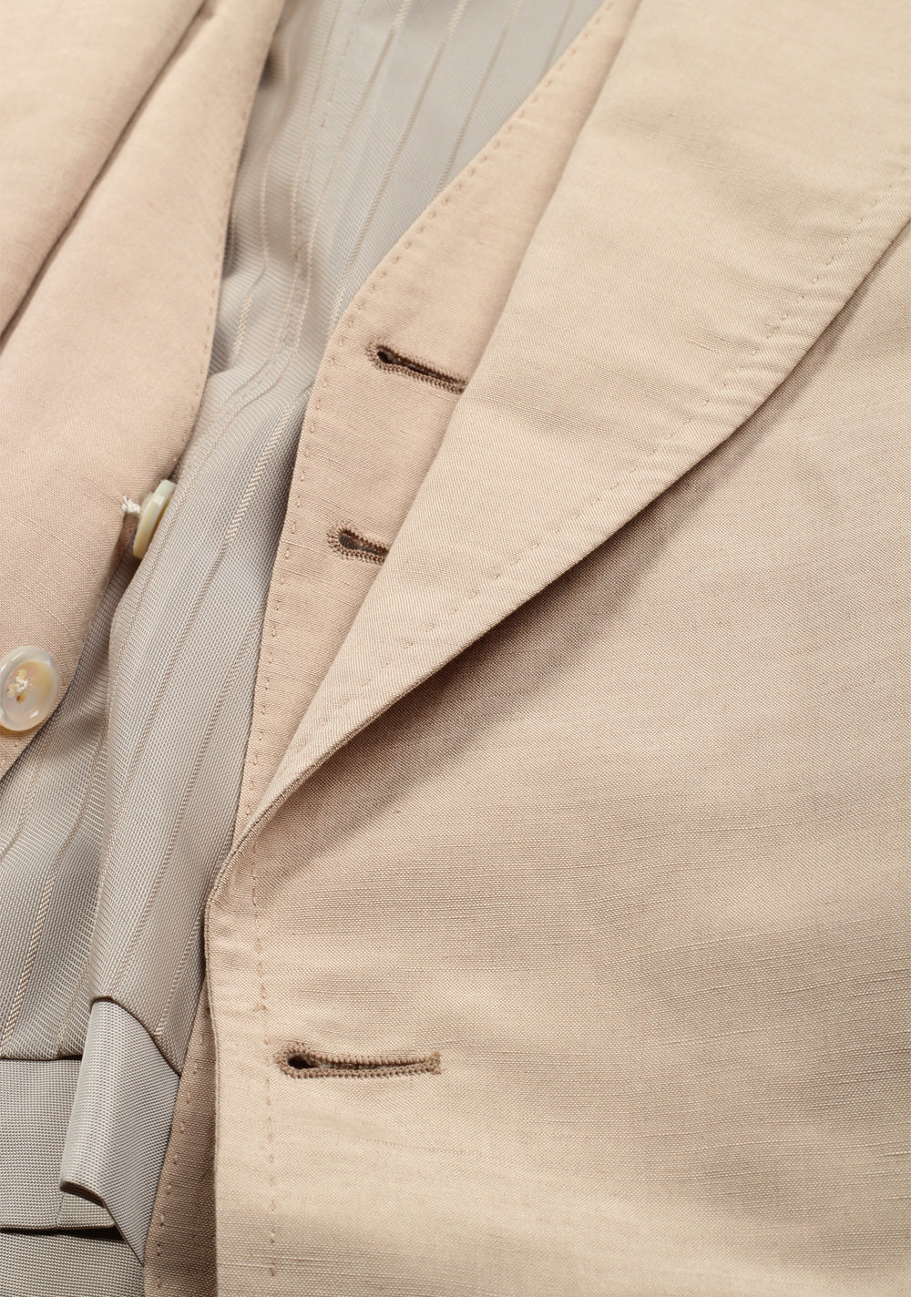 TOM FORD Shelton Beige 3 Piece Suit Size 48 / 38R U.S. In Linen Silk
