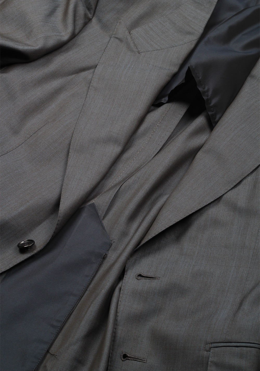 TOM FORD Shelton Gray Suit Size 48 / 38R U.S. In Wool Silk