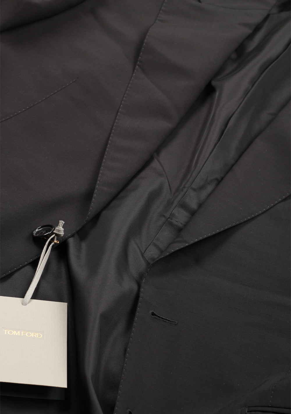 TOM FORD Shelton Black Suit Size 48 / 38R U.S. In Wool Blend