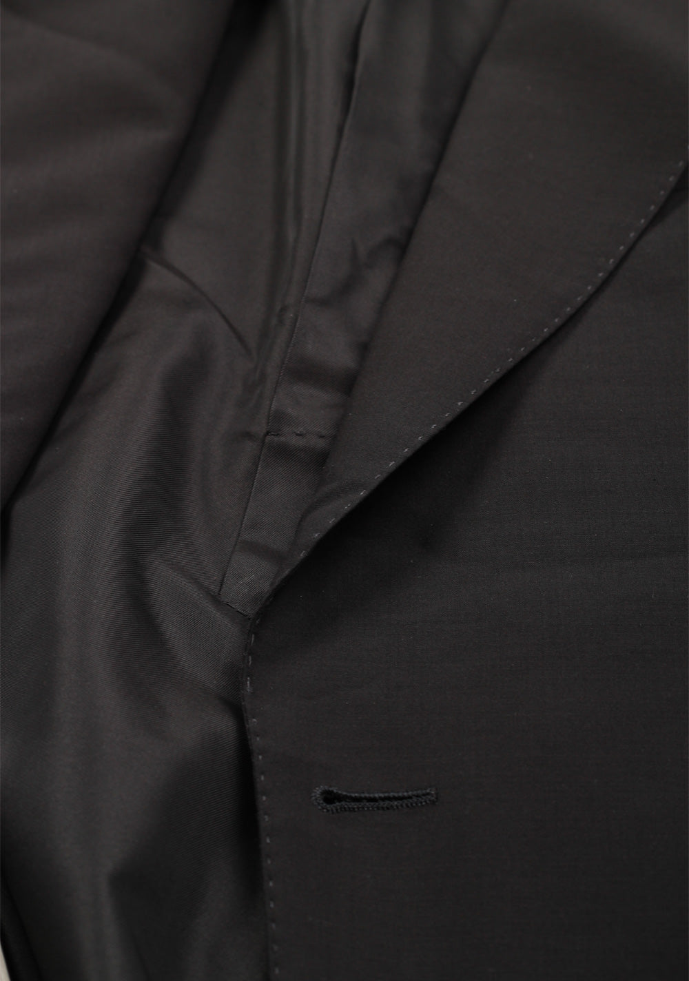 TOM FORD Shelton Black Suit Size 48 / 38R U.S. In Wool Blend