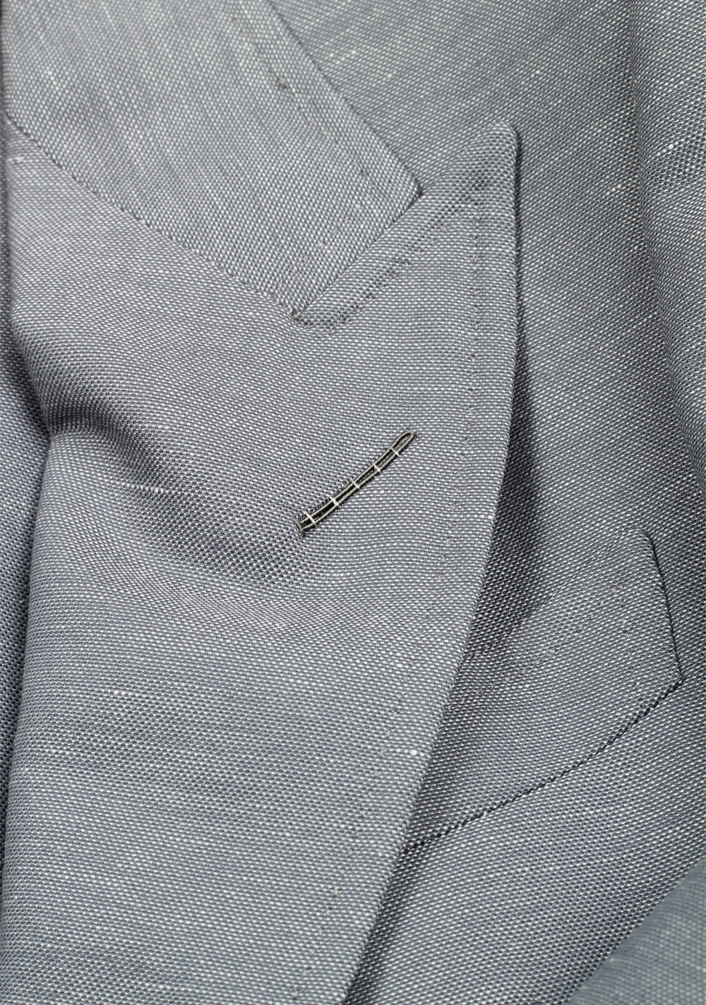 TOM FORD Shelton Gray Suit Size 46 / 36R U.S. In Wool Linen Mohair
