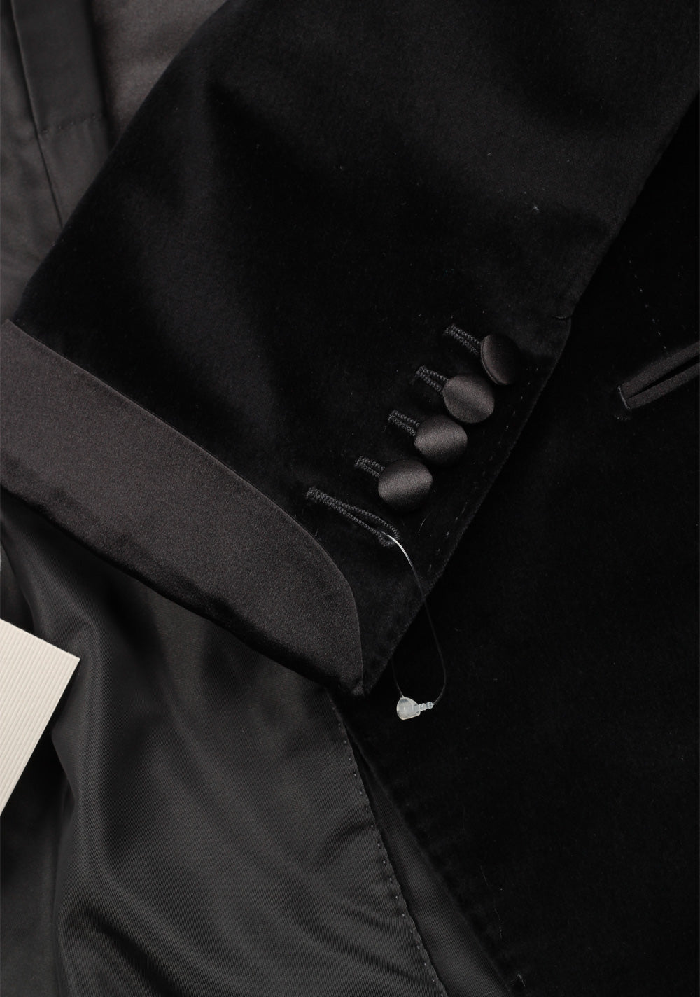 TOM FORD Shelton Black Velvet Tuxedo Dinner Jacket Size 48 / 38R U.S.