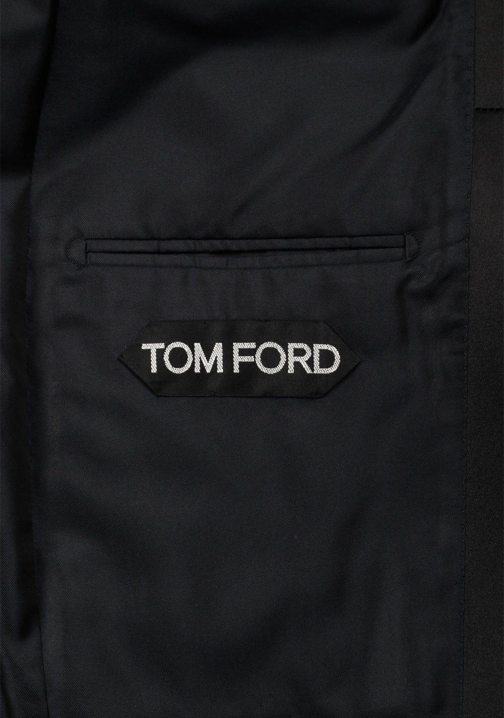 TOM FORD Shelton Tuxedo Dinner Jacket Size 48 / 38R U.S. In Silk