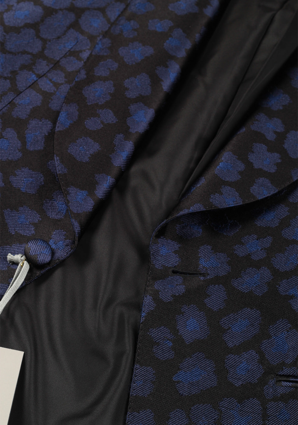 TOM FORD Atticus Blue Silk Tuxedo Dinner Jacket Size 46 / 36R U.S.