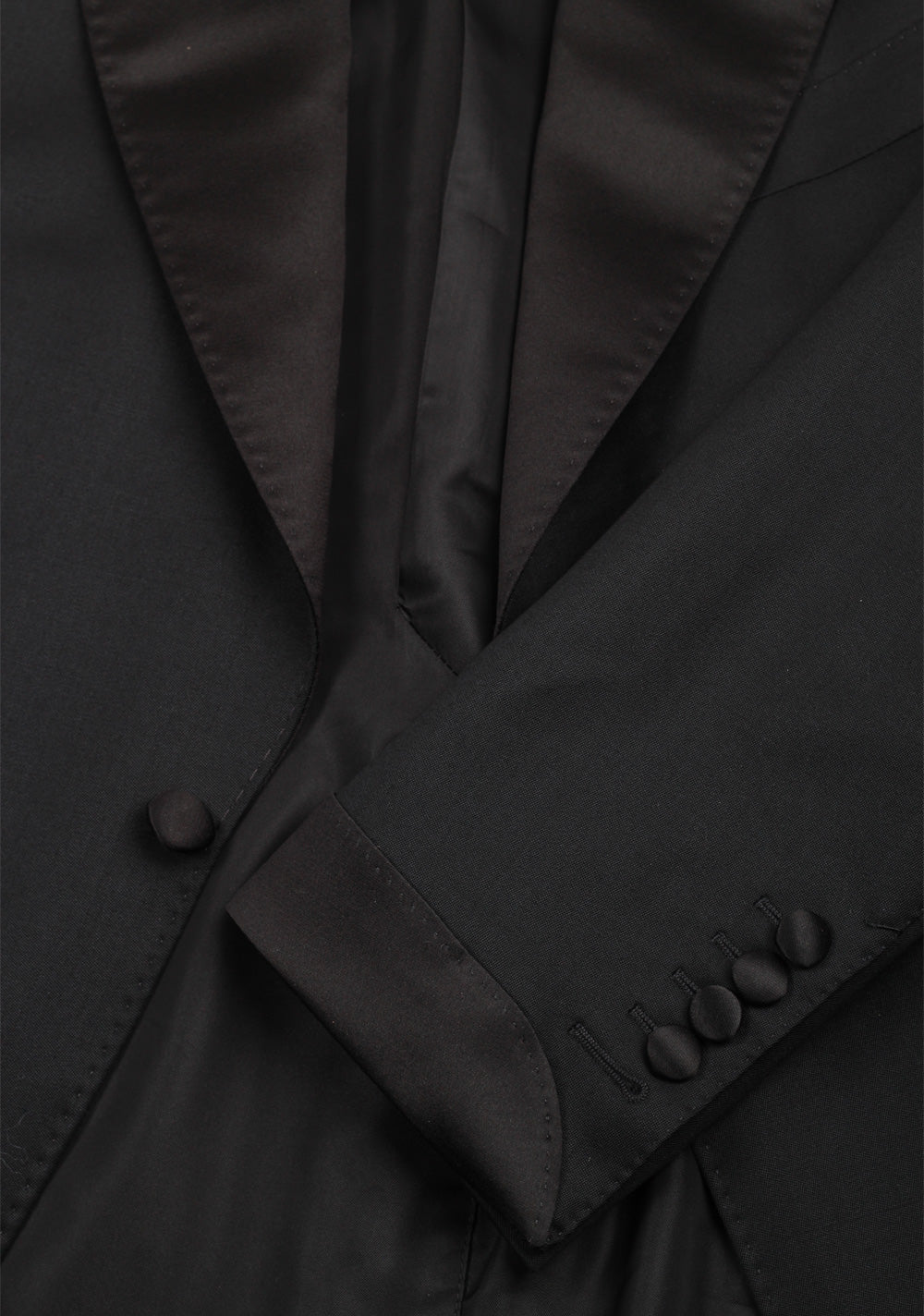 TOM FORD Shelton Black Tuxedo Suit Size 48 / 38R U.S.