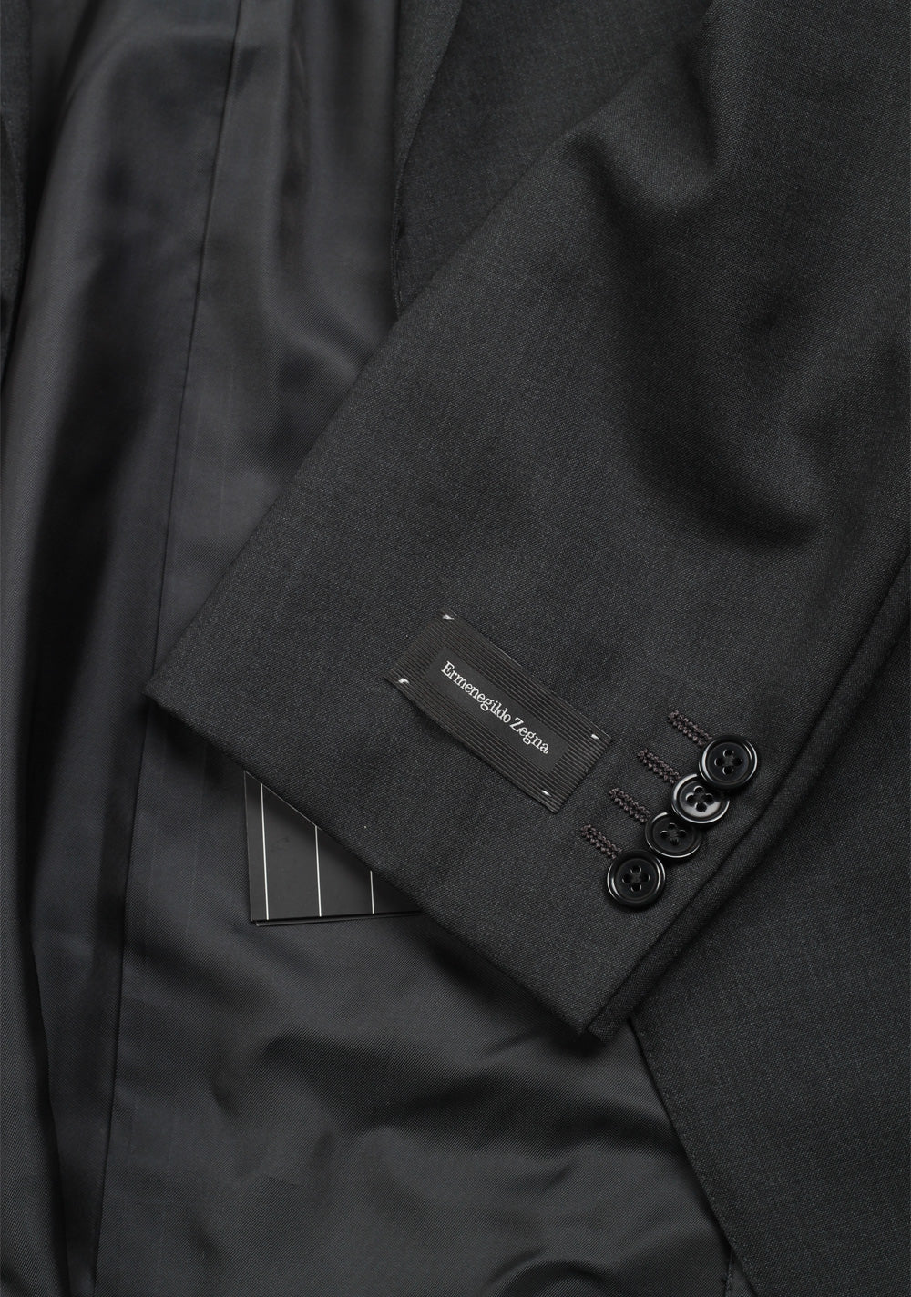 ZEGNA Mila Gray Cool Effect Suit Size 56 / 46R U.S.