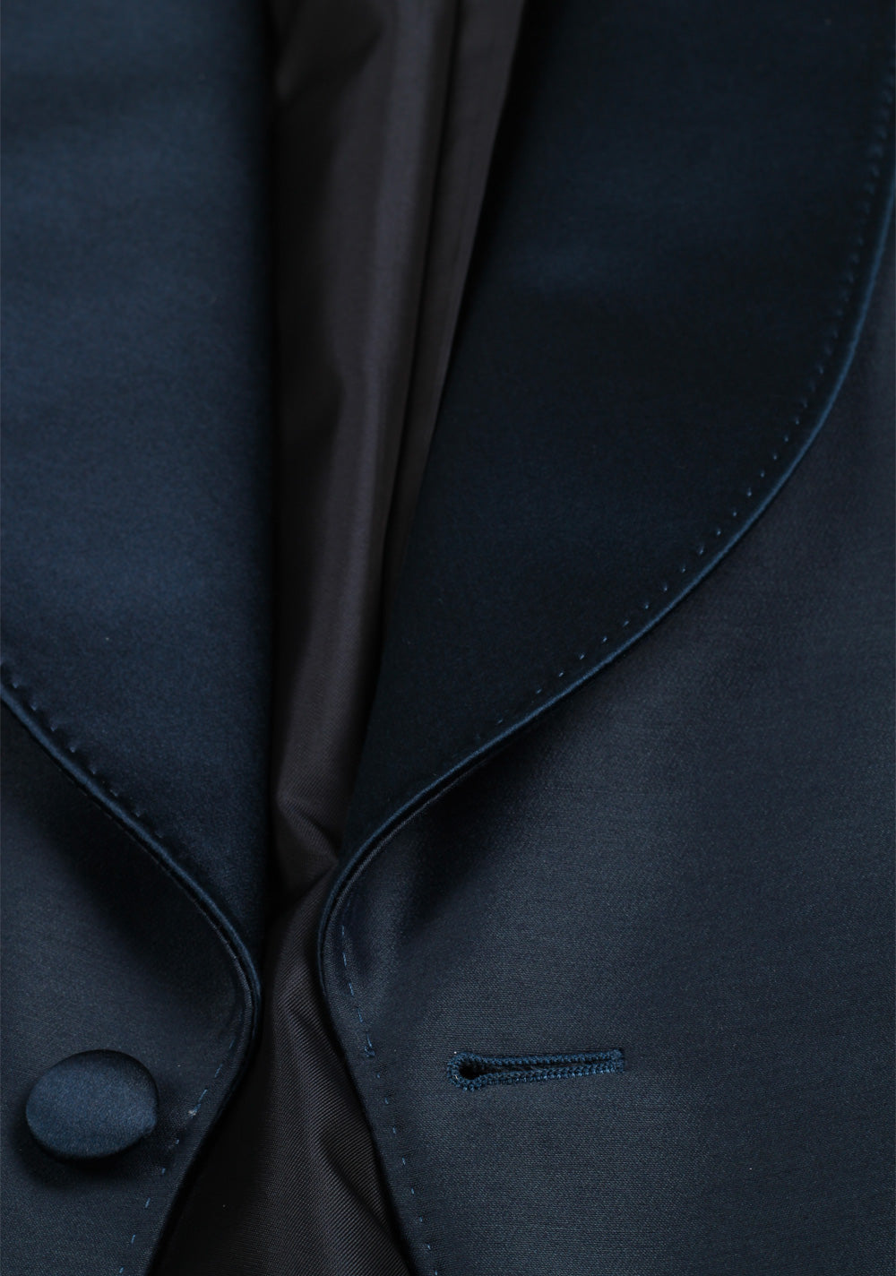 TOM FORD Atticus Blue Shawl Tuxedo Suit Size 46 / 36R U.S.