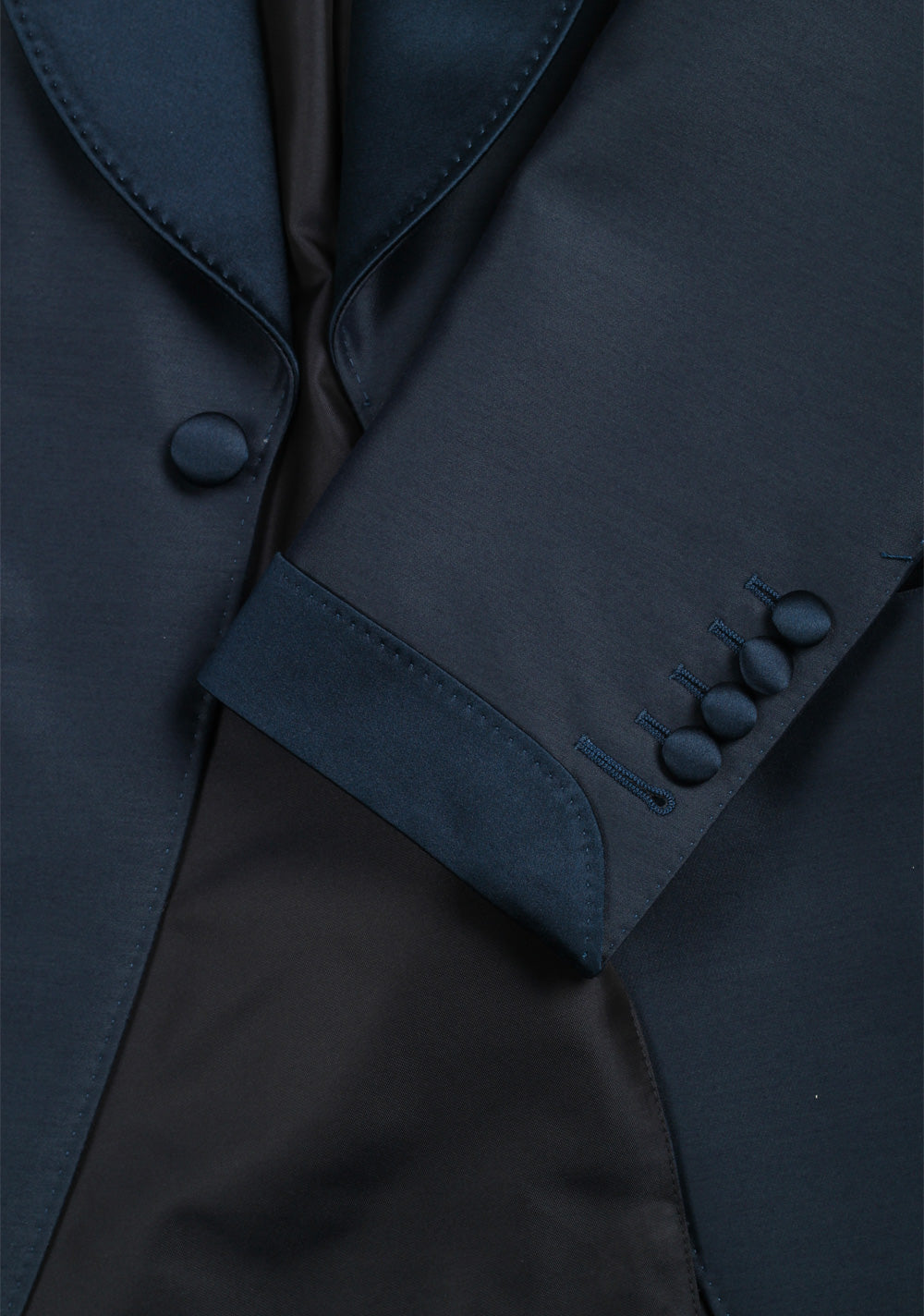 TOM FORD Atticus Blue Shawl Tuxedo Suit Size 46 / 36R U.S.