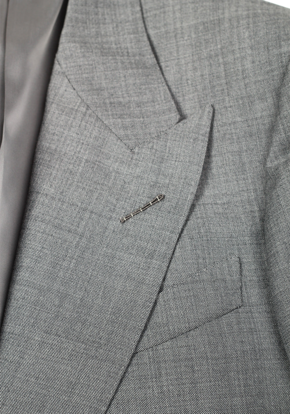 TOM FORD Shelton Solid Gray Sharkskin Suit Size 48 / 38R U.S. In Wool