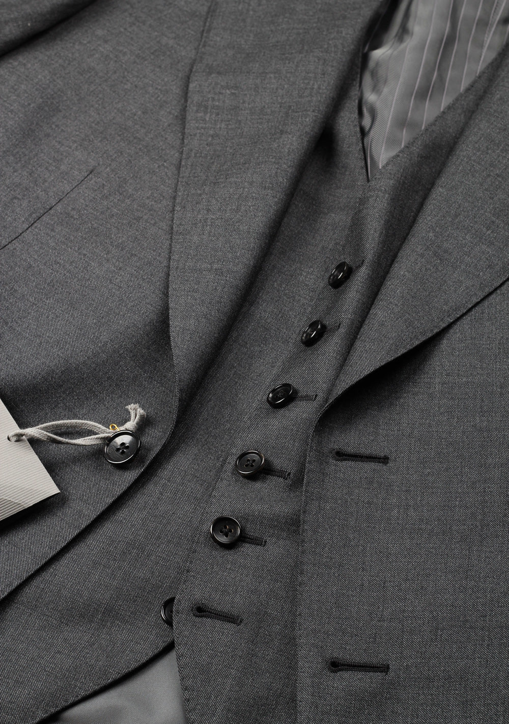 TOM FORD Windsor Gray 3 Piece Suit Size 58L / 48L U.S. Wool Fit A
