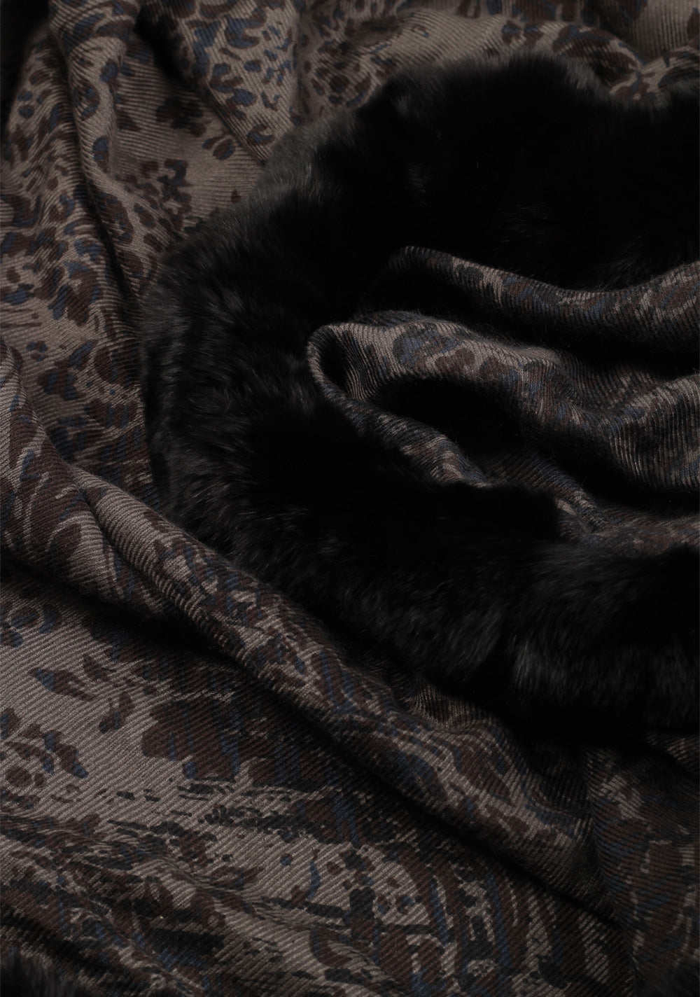 Loro Piana Brown Chinchilla Cashmere Fur Trimmed Scarf Stole