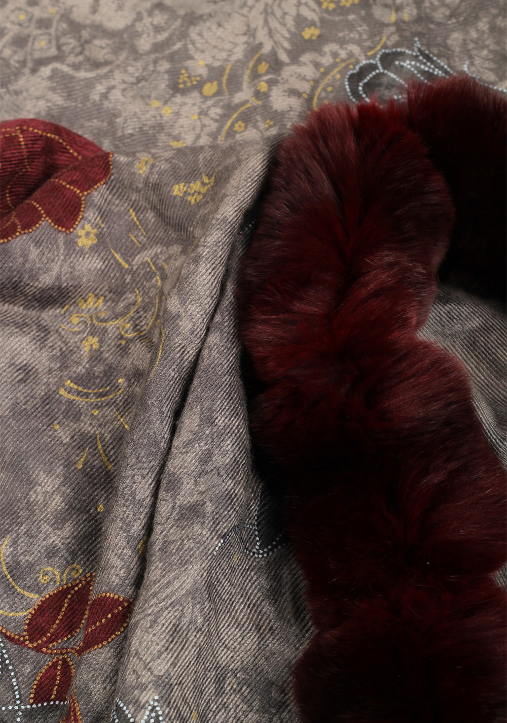 Loro Piana Gray Burgundy Chinchilla Cashmere Fur Trimmed Scarf Stole