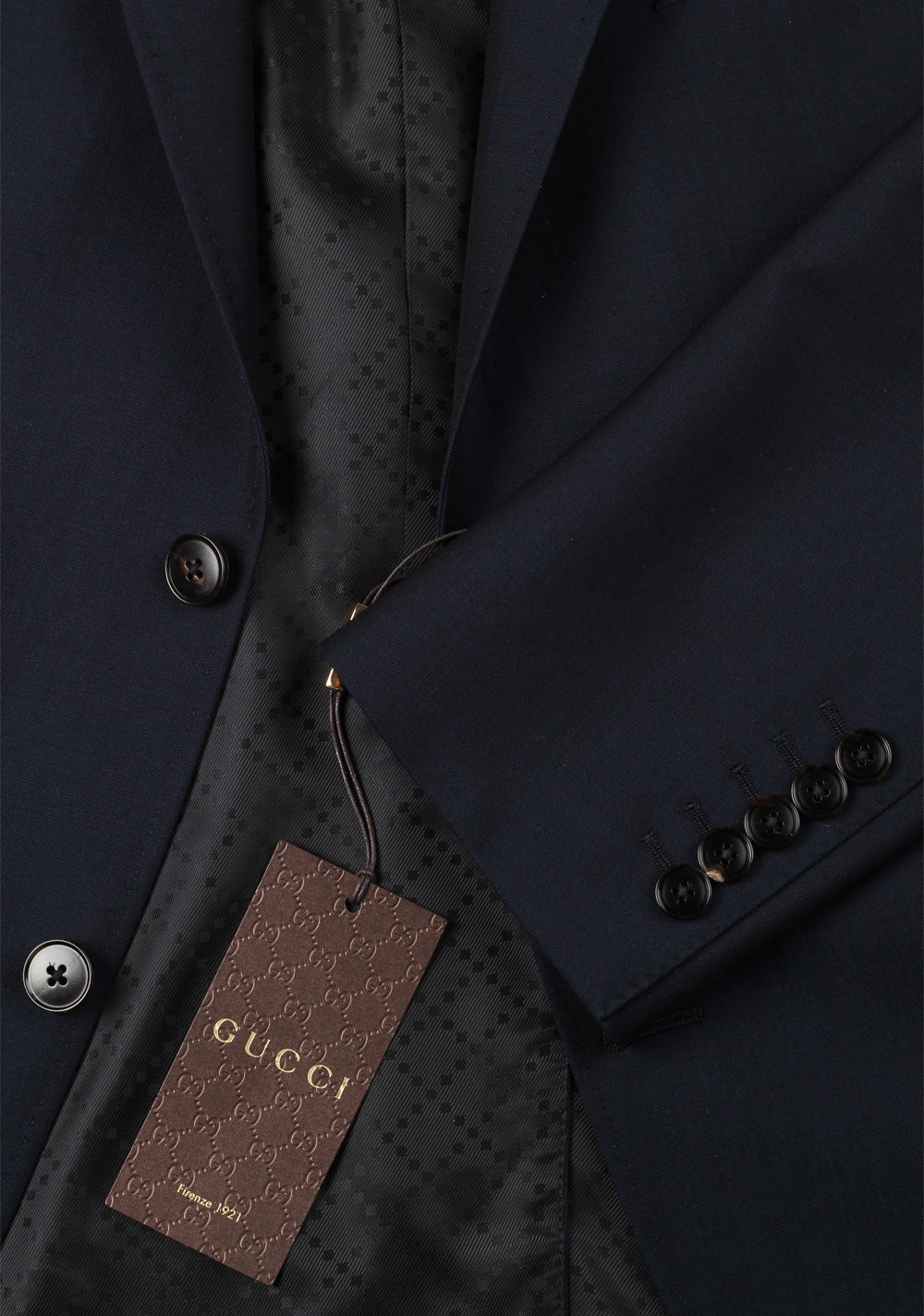 Gucci Navy Suit Size 48 / 38R U.S. Wool Mohair