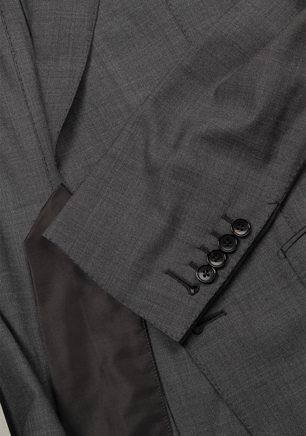 TOM FORD Shelton Gray Suit Size 46 / 36R U.S. In Wool Silk