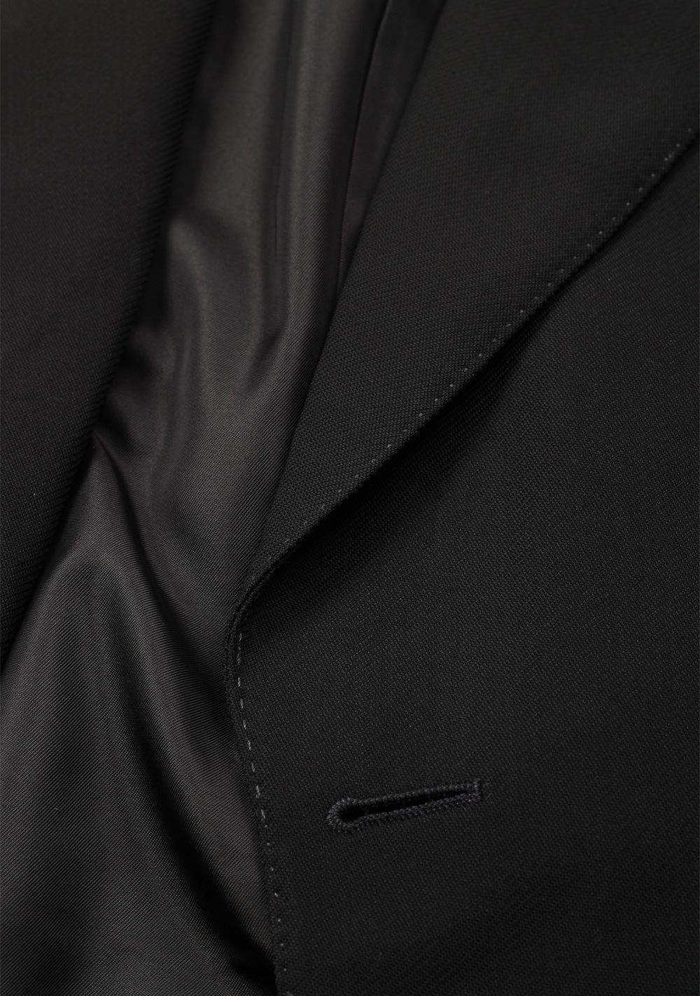 TOM FORD Shelton Black Suit Size 48 / 38R U.S. In Wool Blend