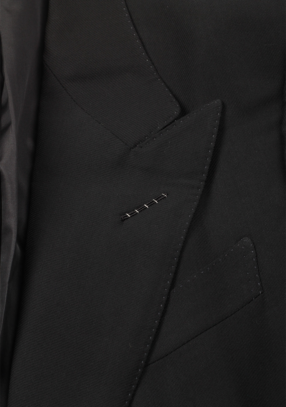 TOM FORD Shelton Black Suit Size 48 / 38R U.S. In Wool Blend