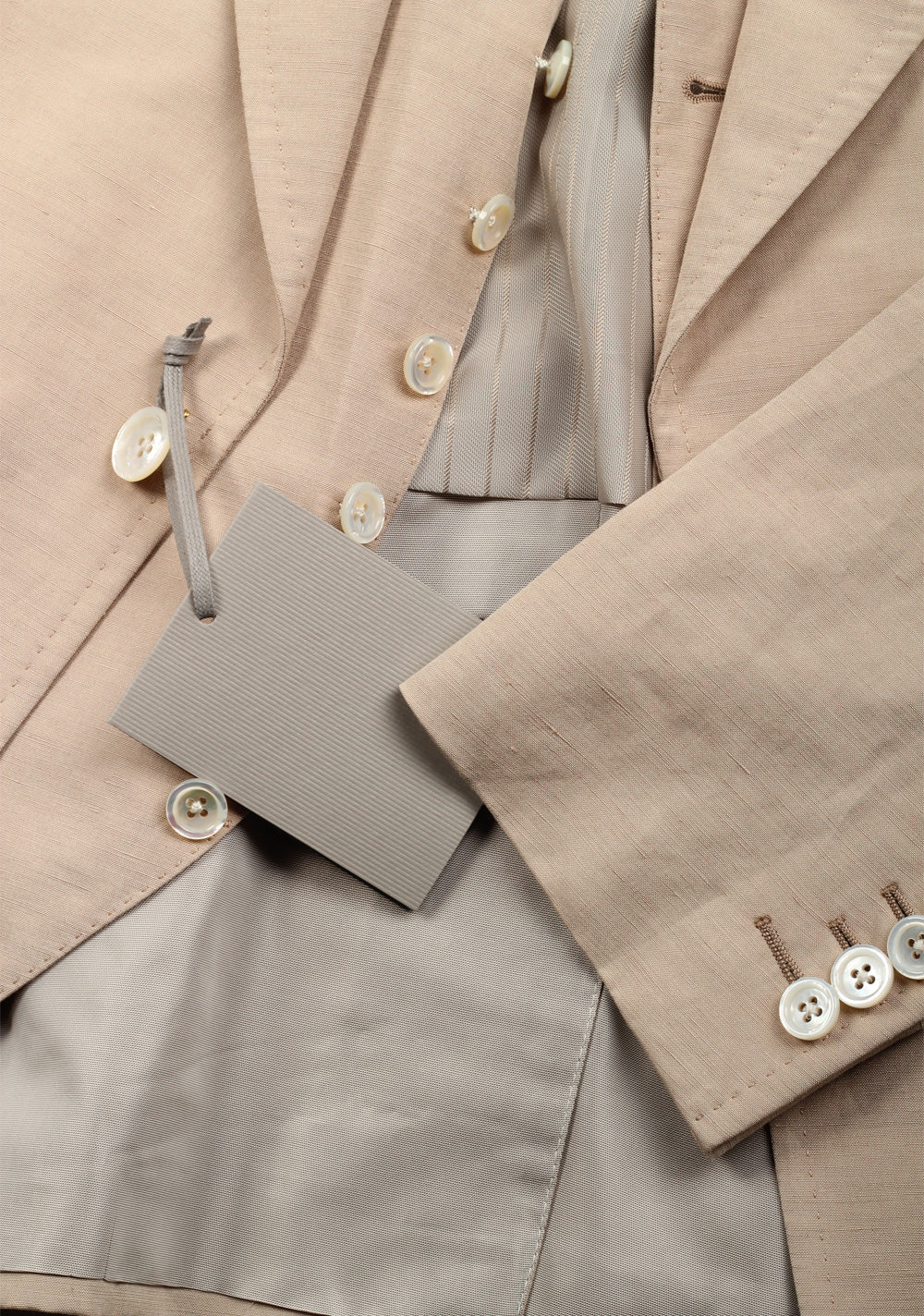 TOM FORD Shelton Beige 3 Piece Suit Size 48 / 38R U.S. In Linen Silk