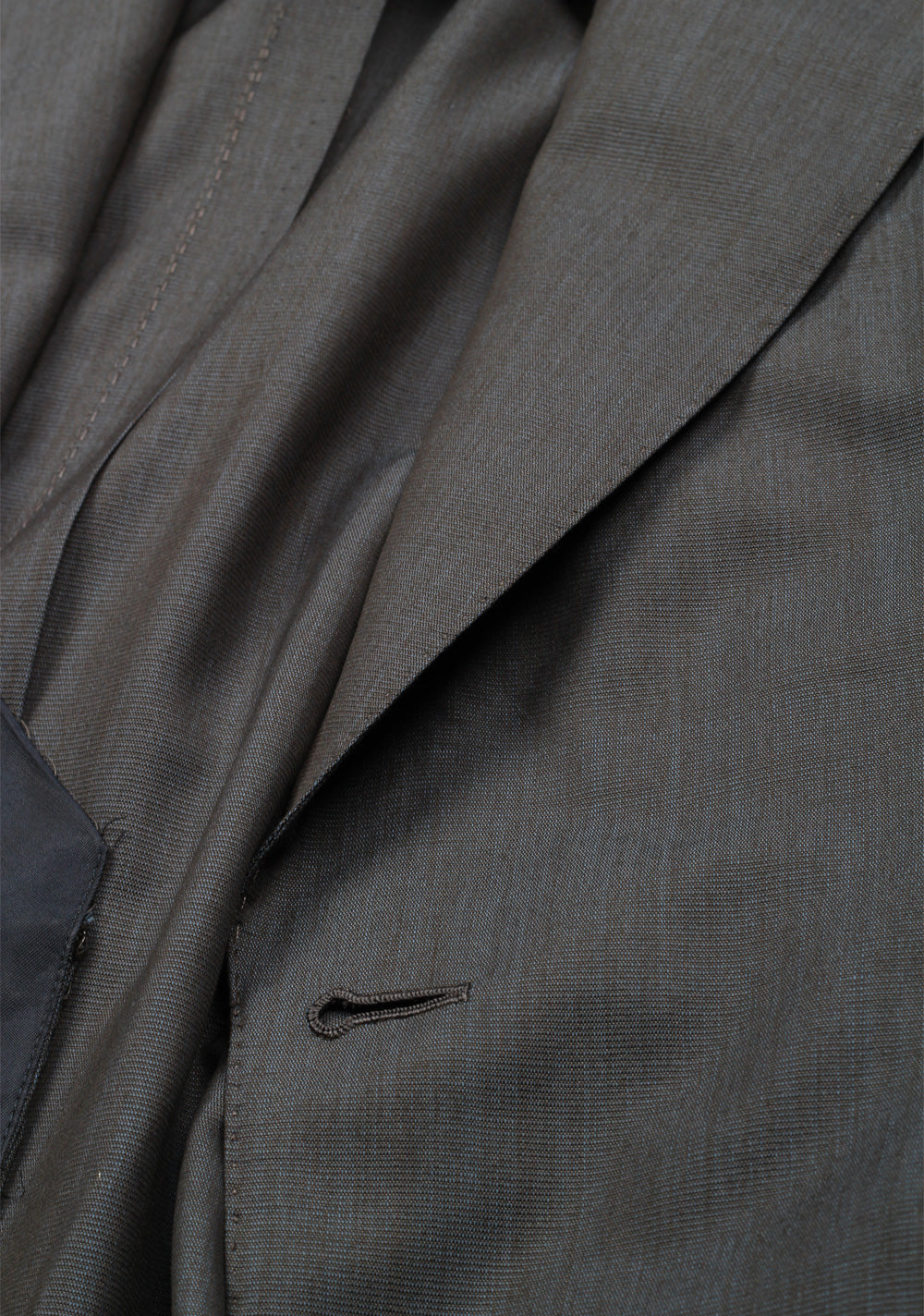 TOM FORD Shelton Gray Suit Size 48 / 38R U.S. In Wool Silk