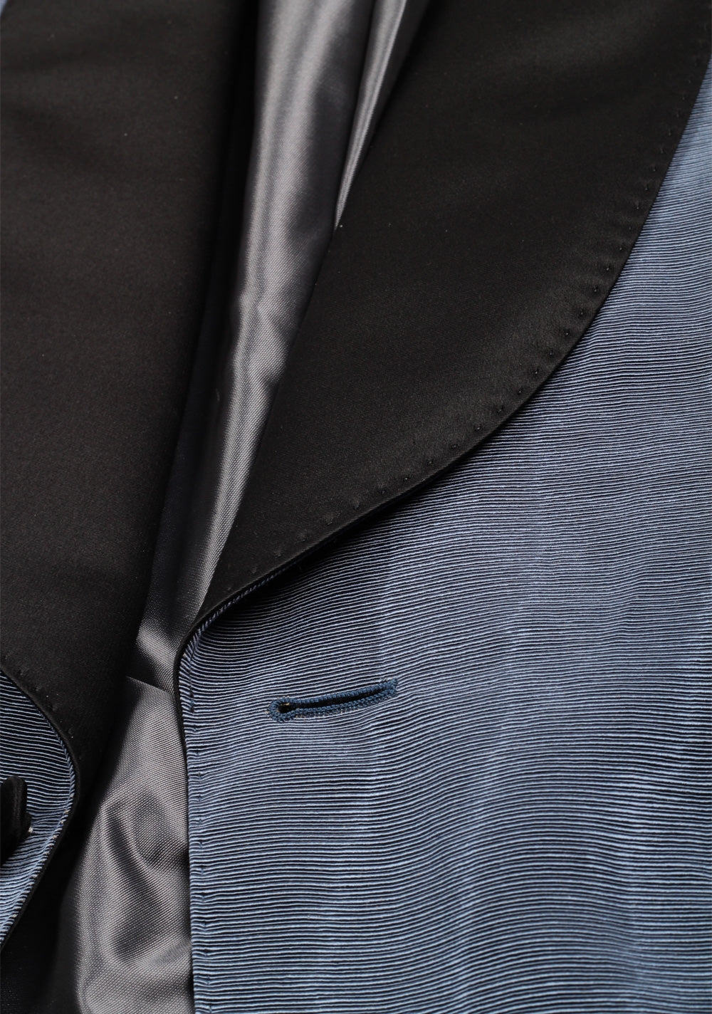 TOM FORD Shelton Blue Tuxedo Dinner Jacket Size 46 / 36R U.S.