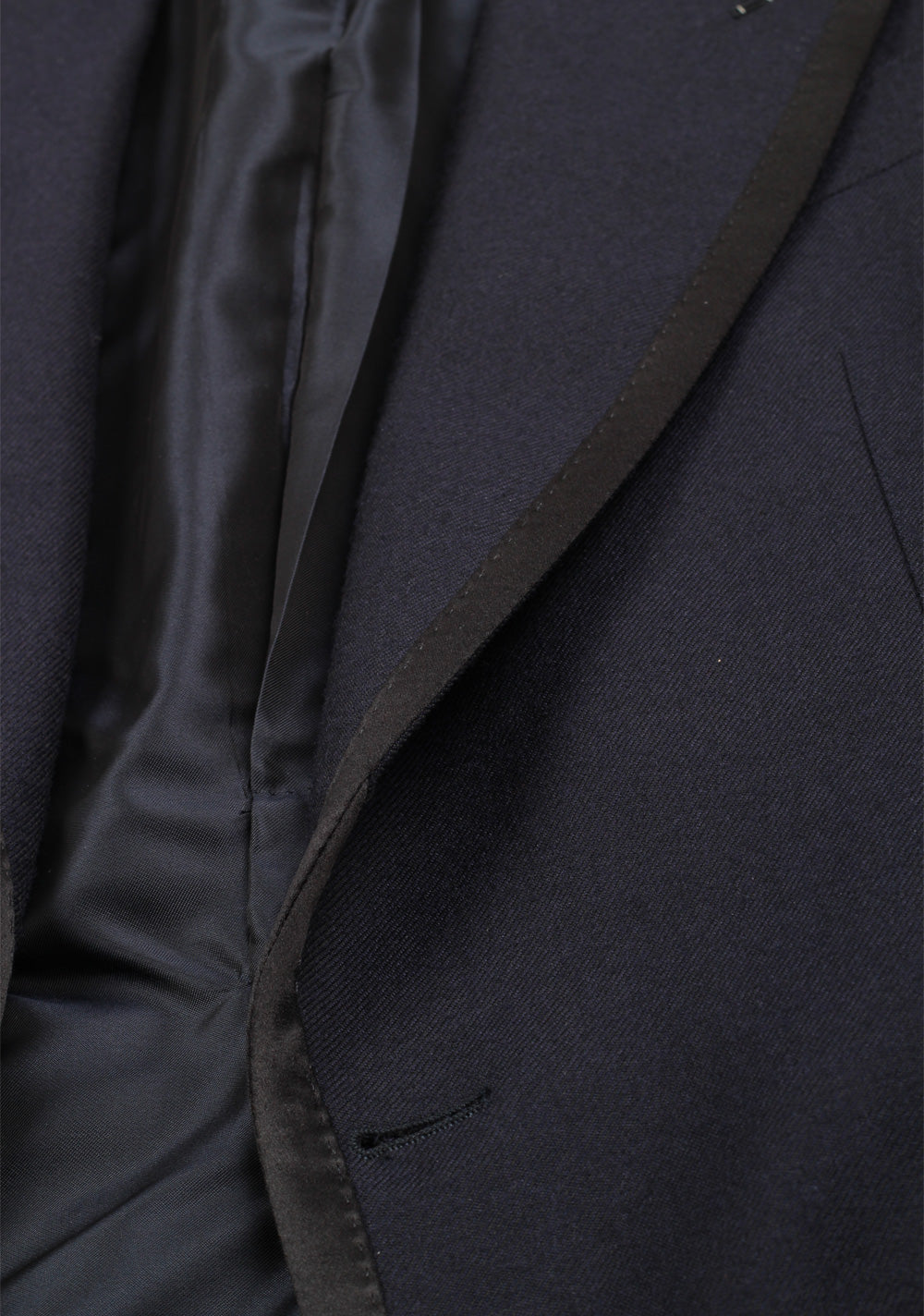 TOM FORD Shelton Blue Tuxedo Dinner Jacket Size 46 / 36R U.S.