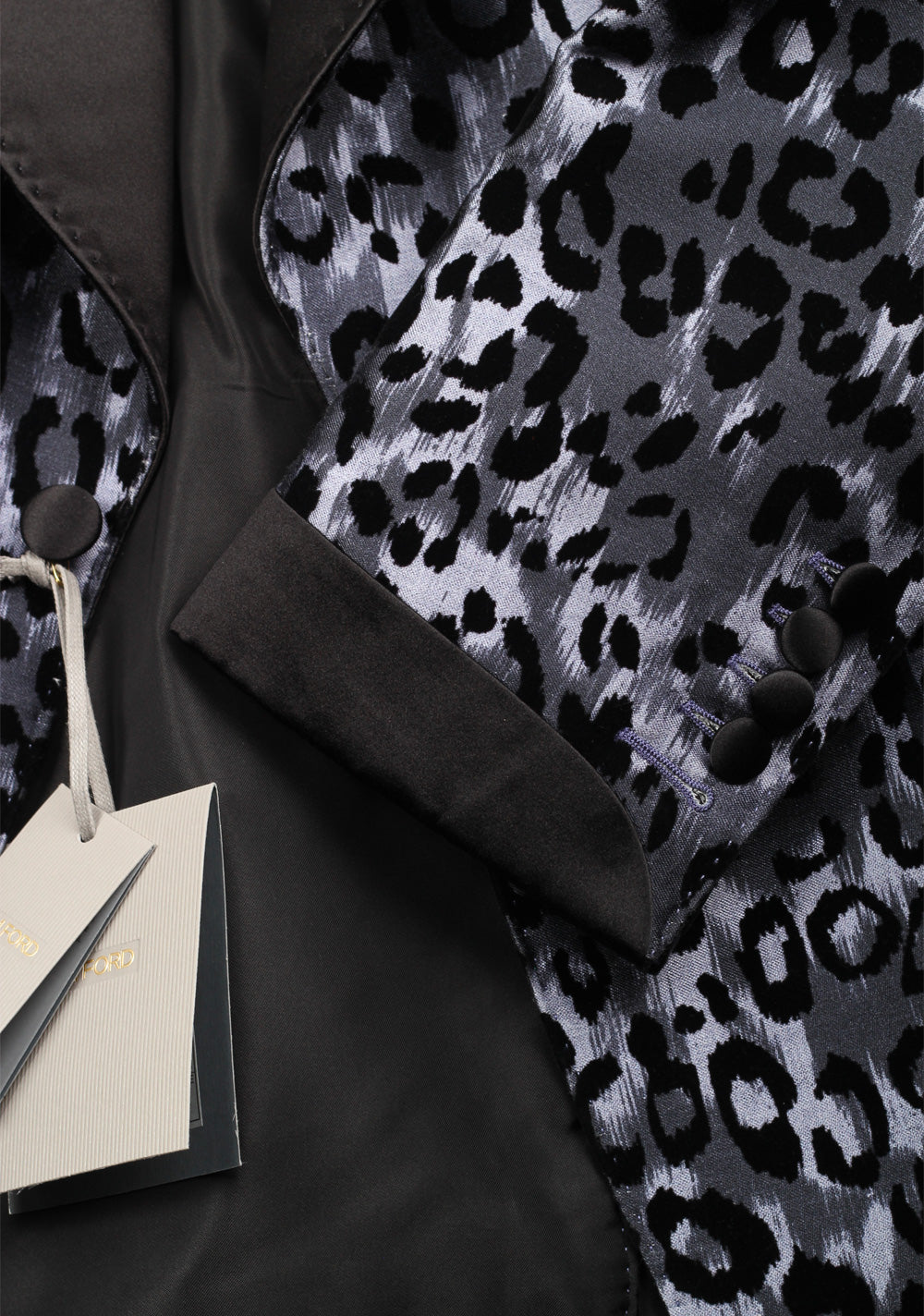 TOM FORD Shelton Leopard Tuxedo Dinner Jacket Size 48 / 38R U.S. In Silk