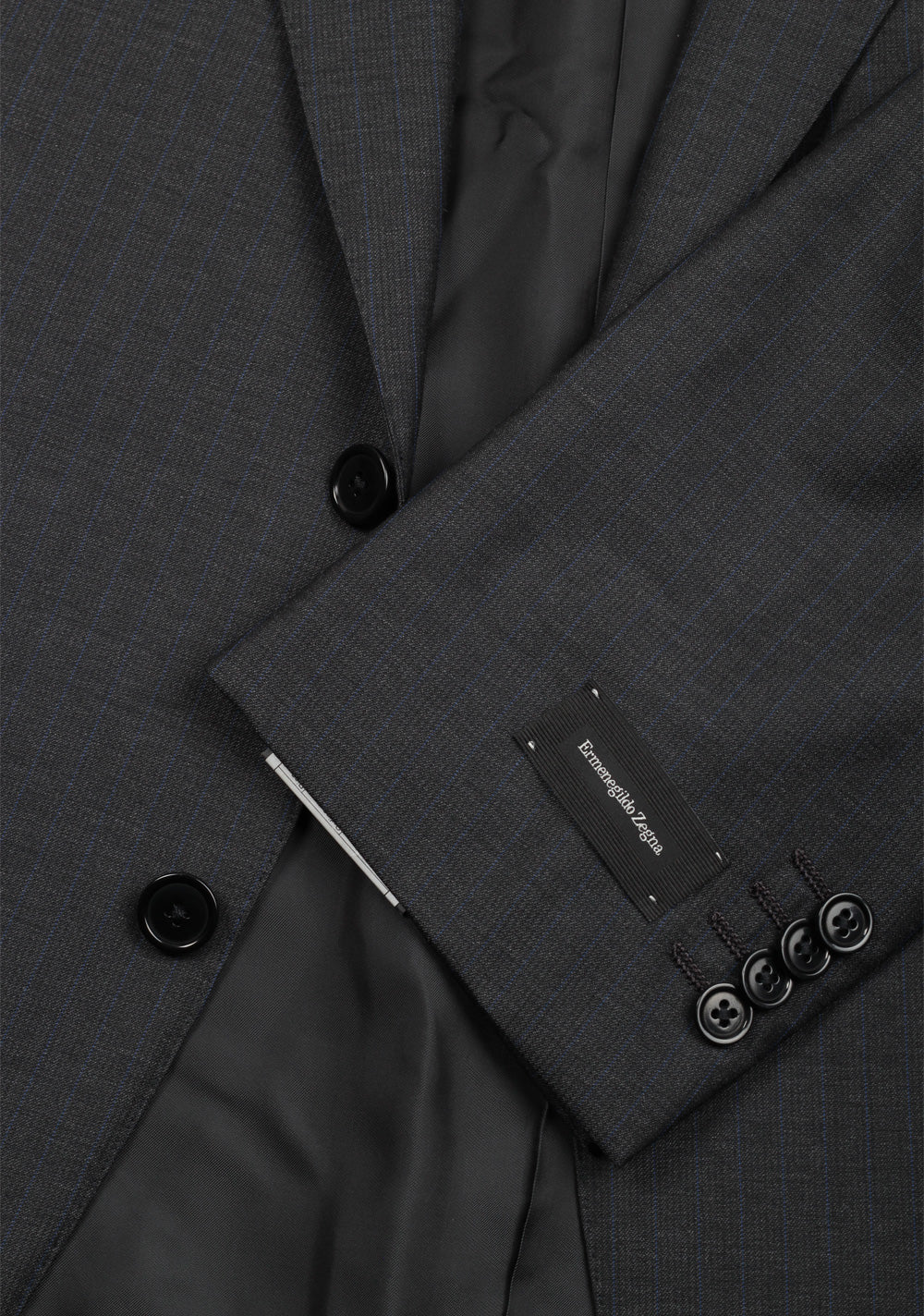 Ermenegildo Zegna Manhattan Gray Striped Suit Size 58 / 48R U.S.