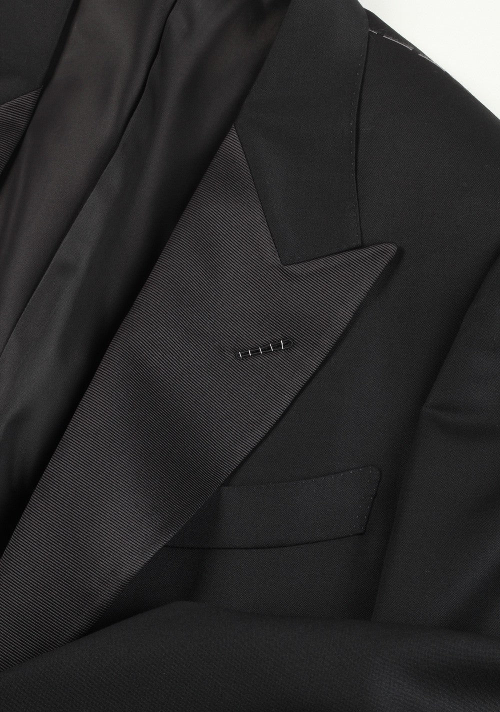 TOM FORD Windsor Black Tuxedo Suit Smoking Size 48C / 38S U.S. Fit A