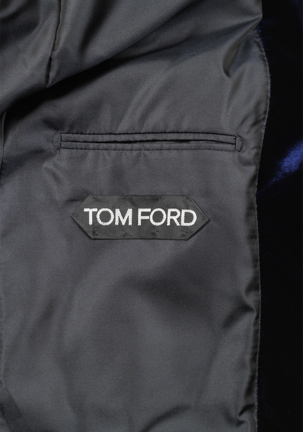 TOM FORD Shelton Blue Velvet Tuxedo Dinner Jacket Size 52 / 42R U.S.