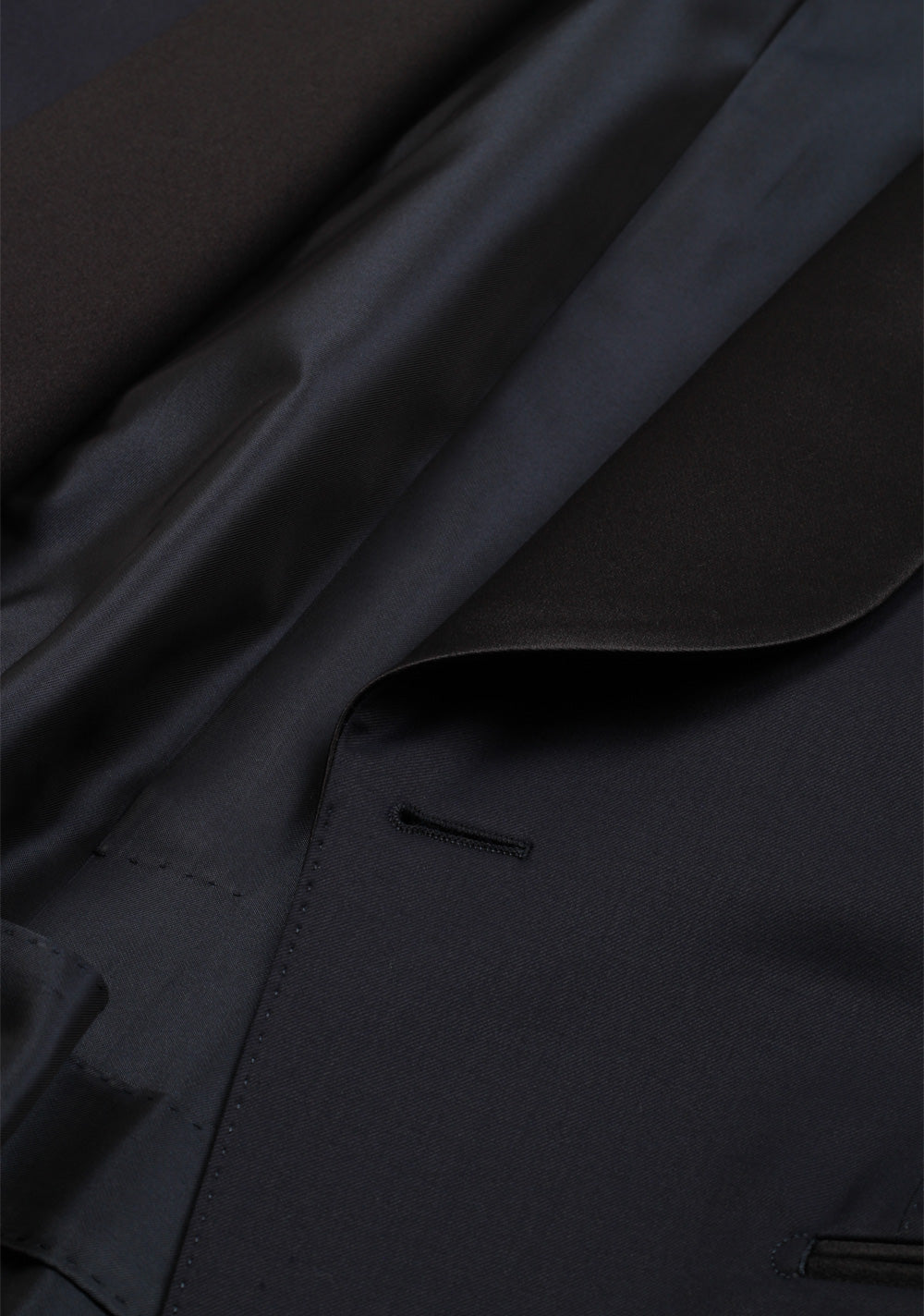 TOM FORD O'Connor Midnight Blue Tuxedo Suit Size 54 / 44R U.S. Shawl Collar Fit Y