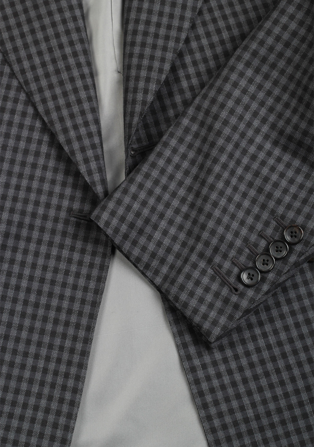 TOM FORD Wetherby Double Breasted Gray Suit Size 48 / 38R U.S.