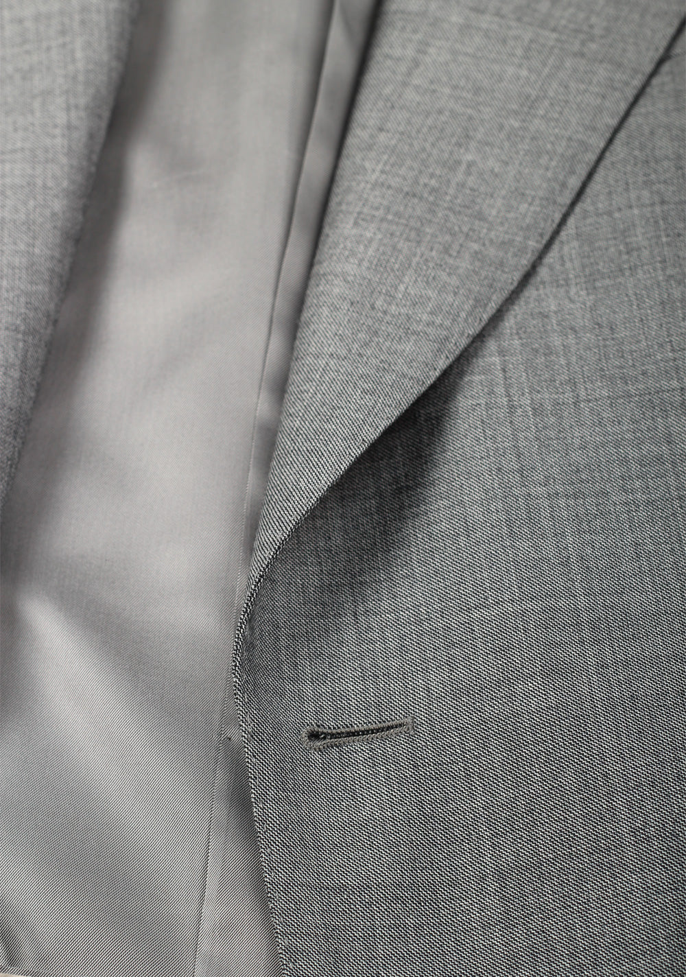 TOM FORD Shelton Solid Gray Sharkskin Suit Size 48 / 38R U.S. In Wool