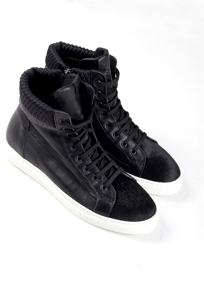 Armani Collezioni Hightop Sneaker Size 42 Eur / 8 U.S. / 7.5 Uk