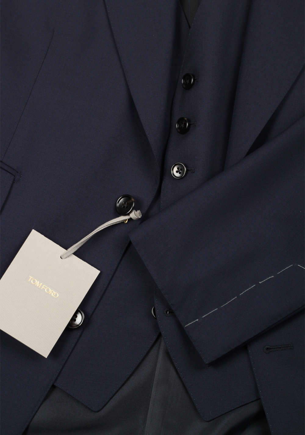 TOM FORD Windsor Blue 3 Piece Suit Size 56 / 46R U.S. Wool Fit A | Costume Limité
